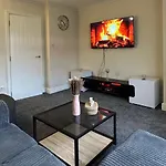 Housesleeps5-garden-parking-petsok-near Locks Сasa de vacaciones Bradford (West Yorkshire)